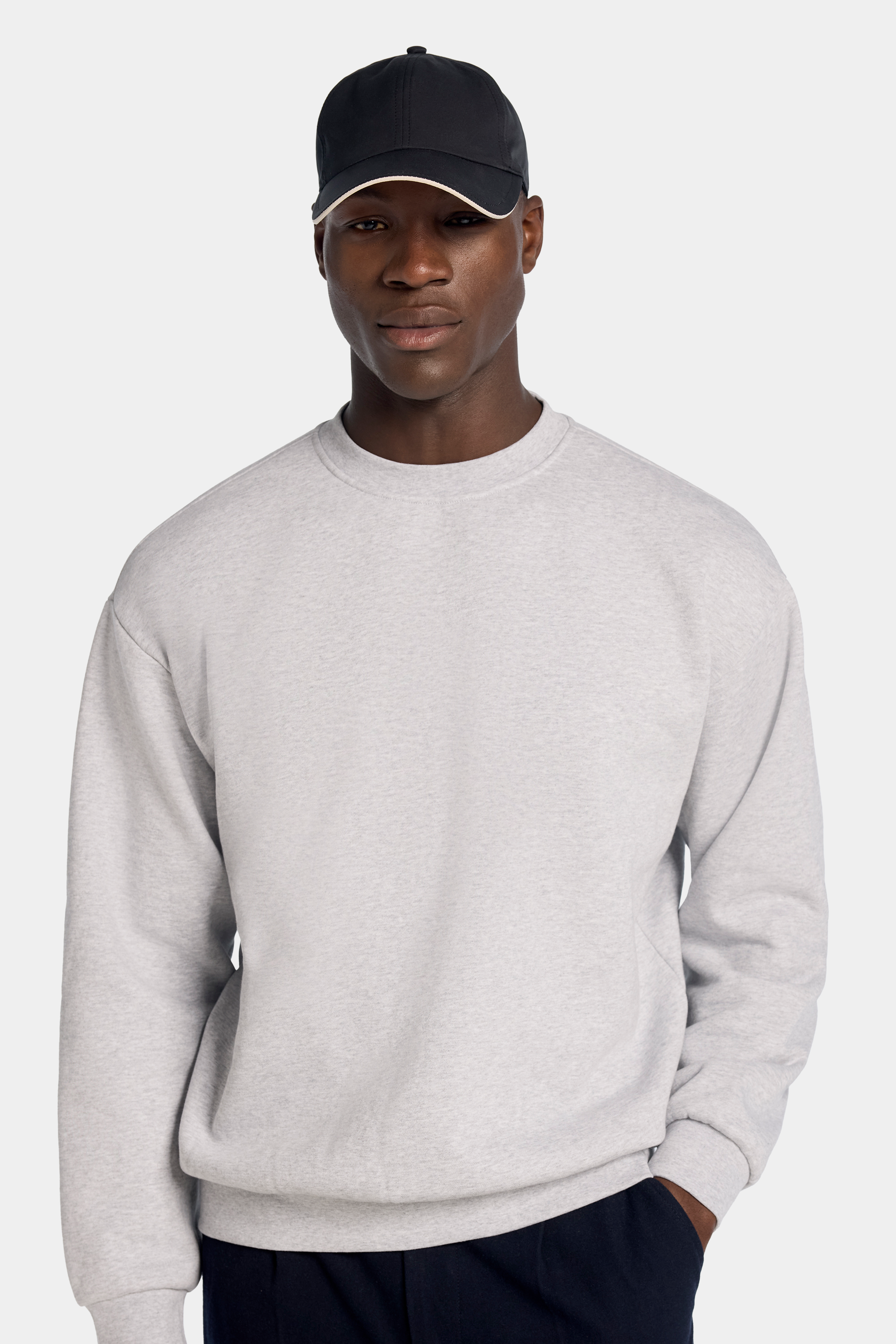 THE LONDON OVERSIZED CREWNECK SWEATER