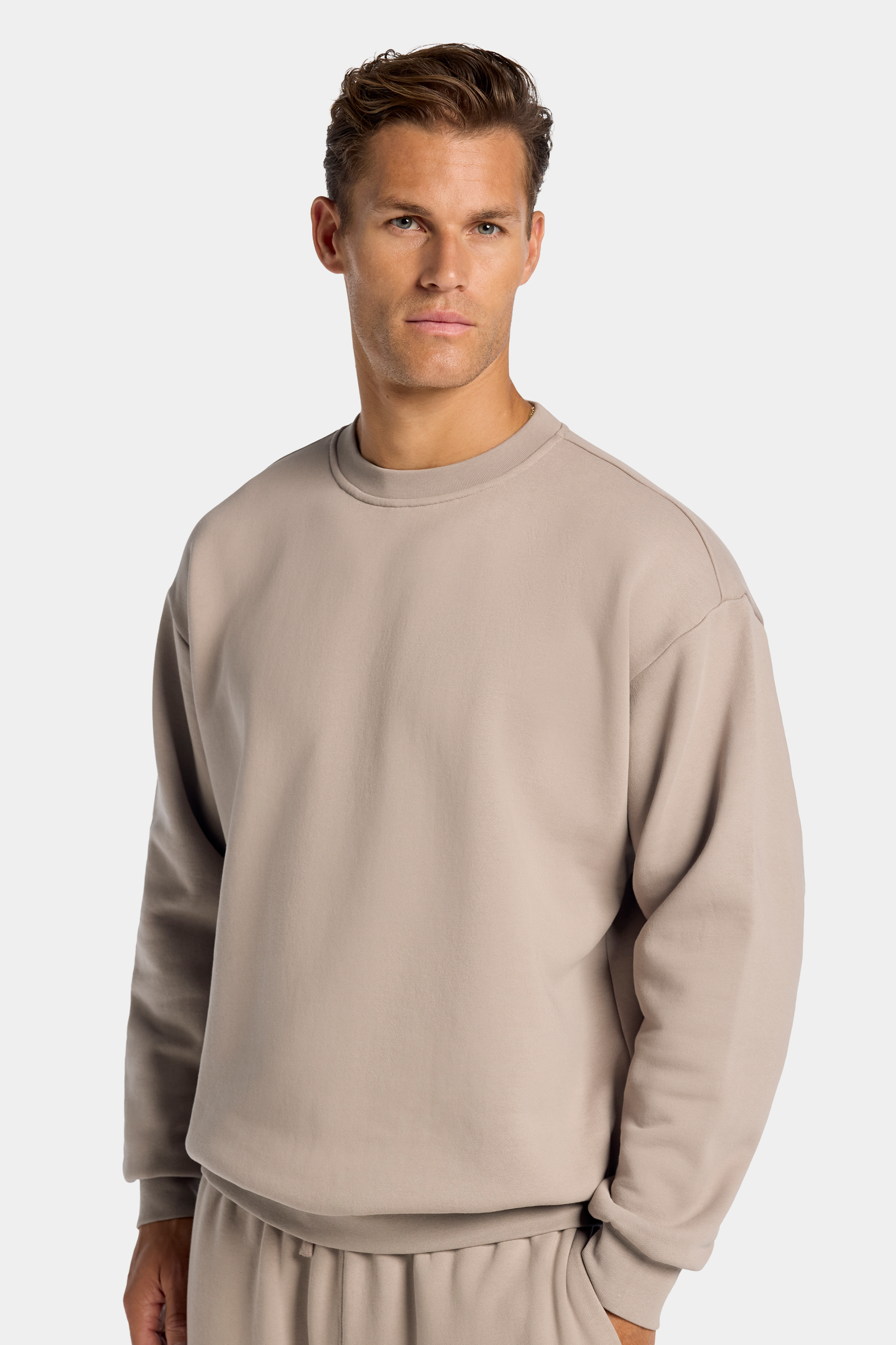 THE LONDON OVERSIZED CREWNECK SWEATER