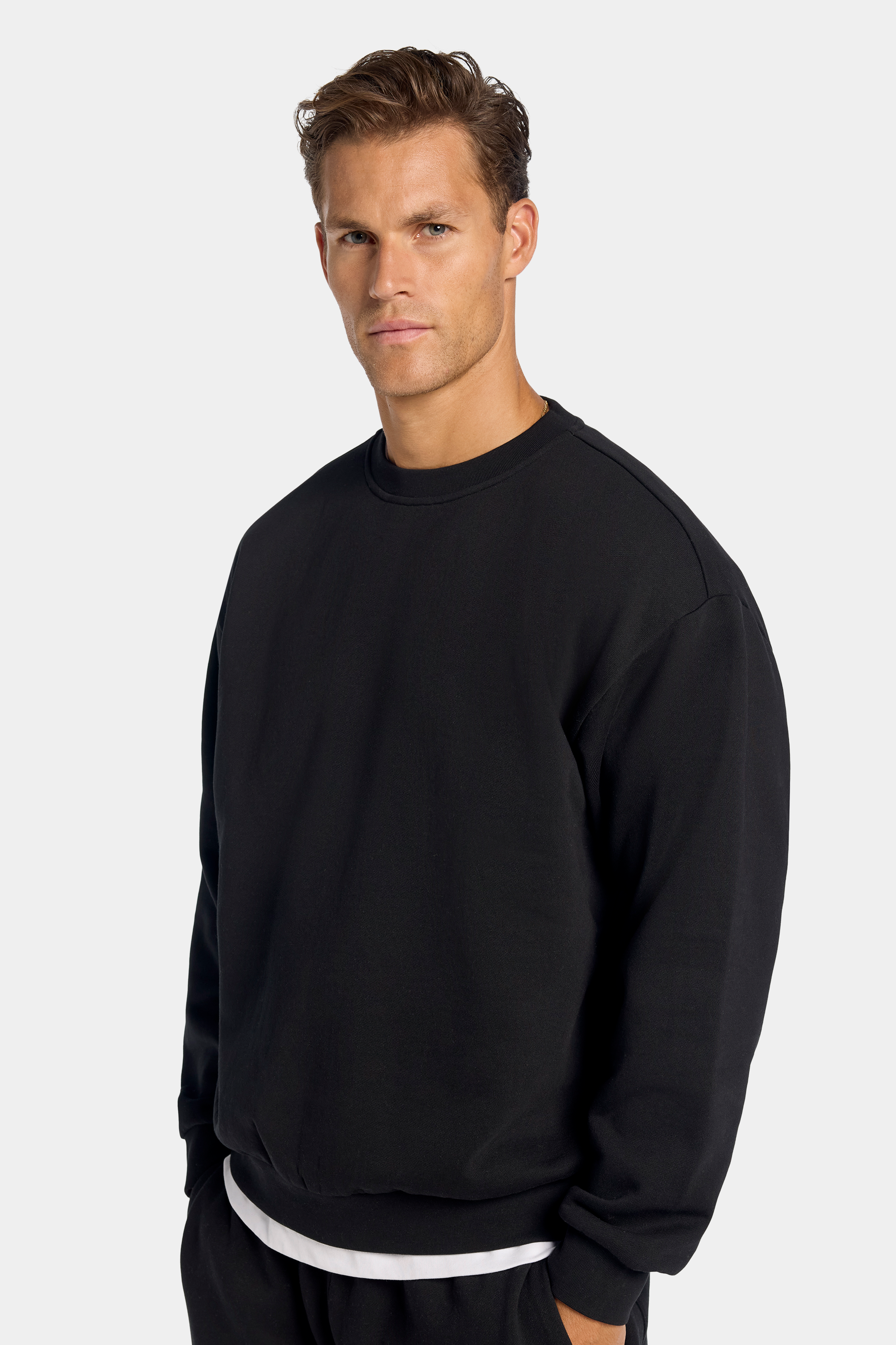 THE LONDON OVERSIZED CREWNECK SWEATER