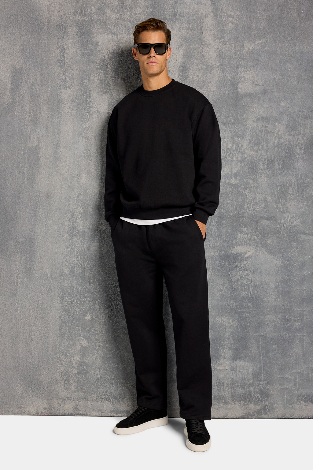 THE LONDON OVERSIZED CREWNECK SWEATER