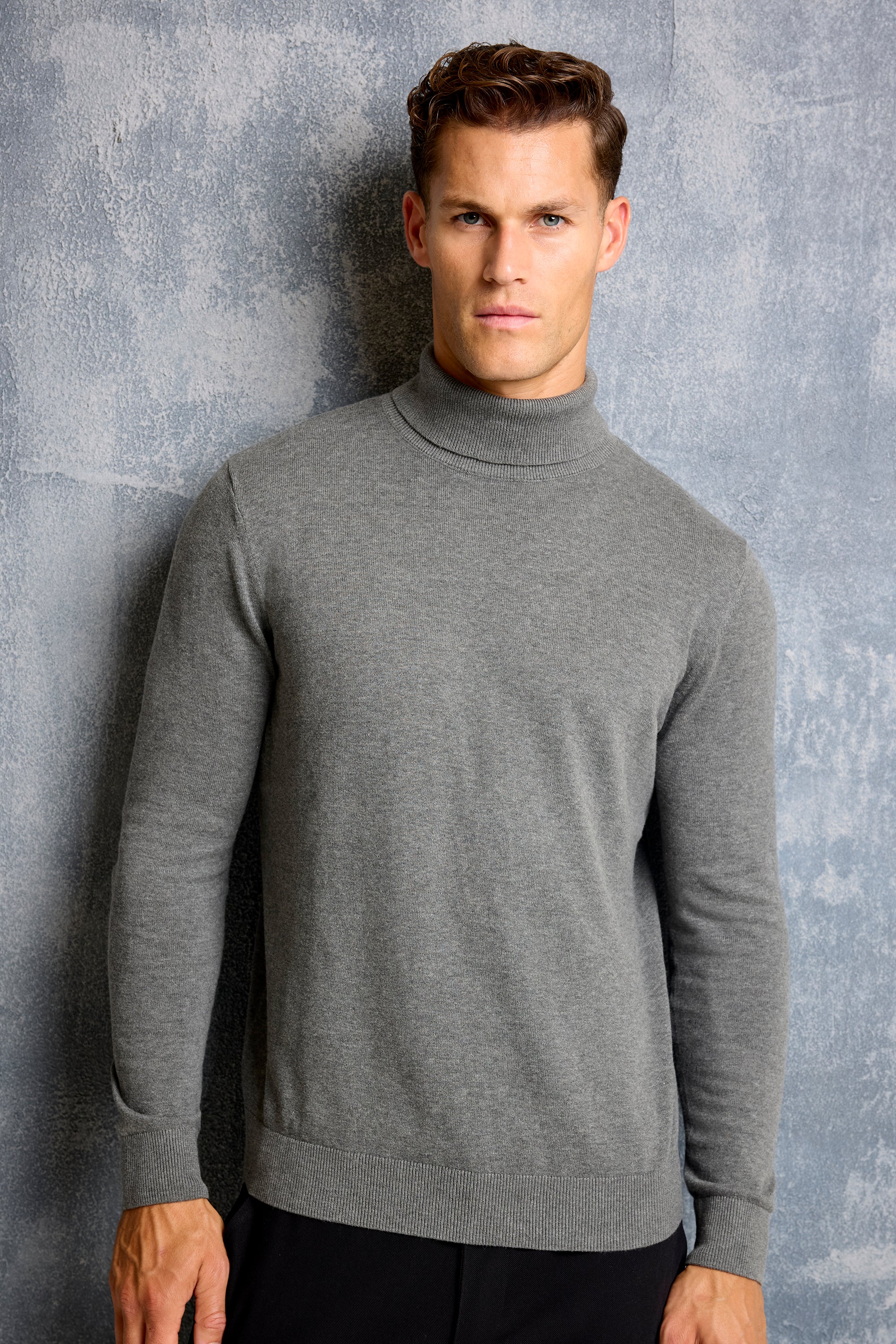 THE PORTER TURTLENECK SWEATER